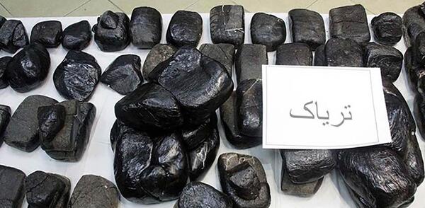 عکس سنگ سیاه جاسک