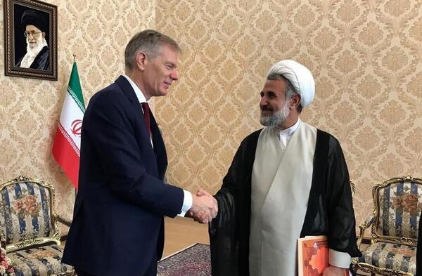 عکس سفیر انگلیس در ایران