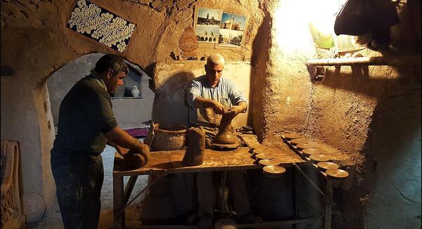 عکس نوشته عاقبت خاک گل کوزه گران خواهیم شد