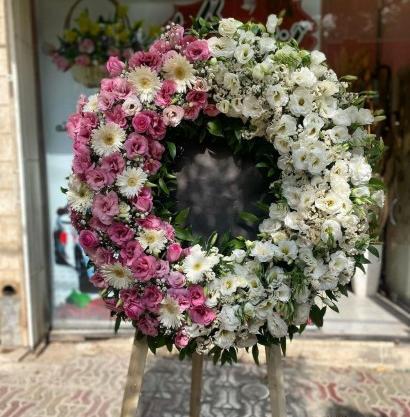 عکس گل روی خاک
