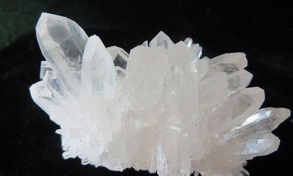 عکس سنگ های قیمتی سفید