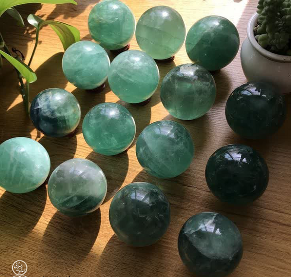 عکس سنگ یشم سیاه