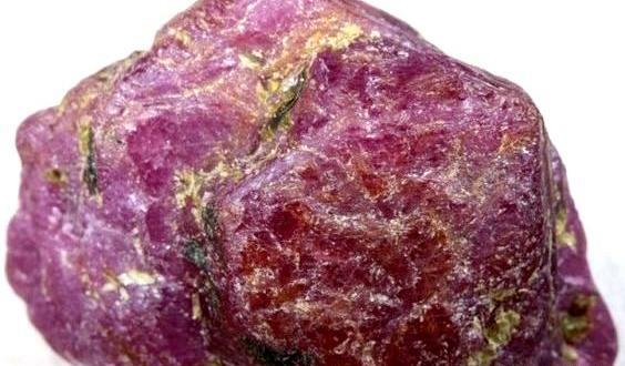 عکس سنگ یاقوت بنفش