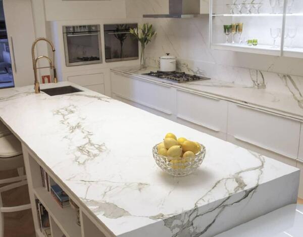 عکس سنگ مصنوعی بین کابینت