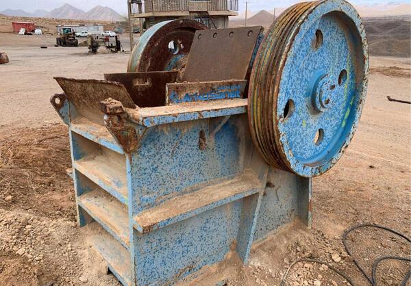 عکس سنگ شکن معدنی