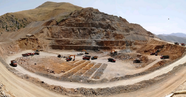 رگه عکس سنگ طلای اندریان