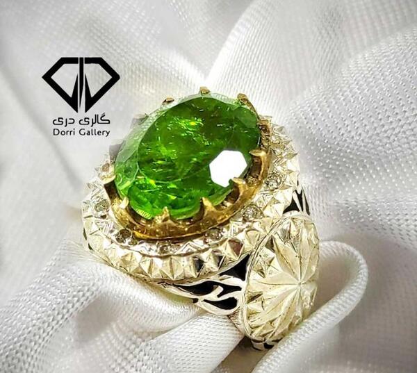 عکس از سنگ زبرجد