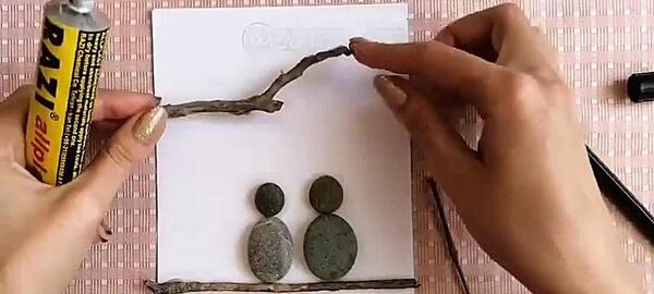 عکس کاردستی با سنگ ریزه
