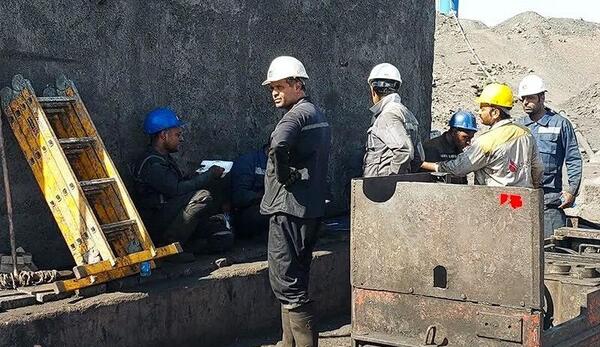 عکس داخل معدن زغال سنگ طبس