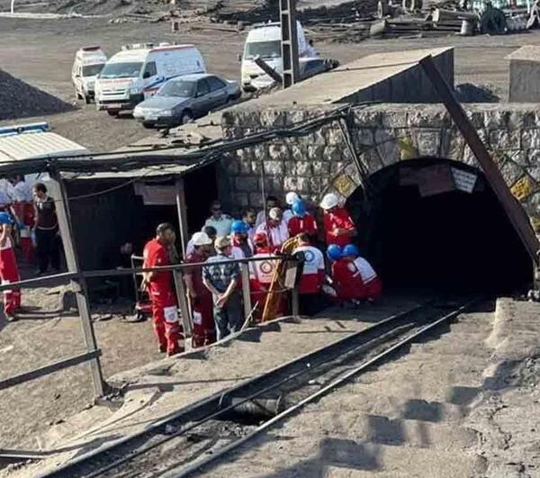 عکس جانباختگان معدن زغال سنگ طبس