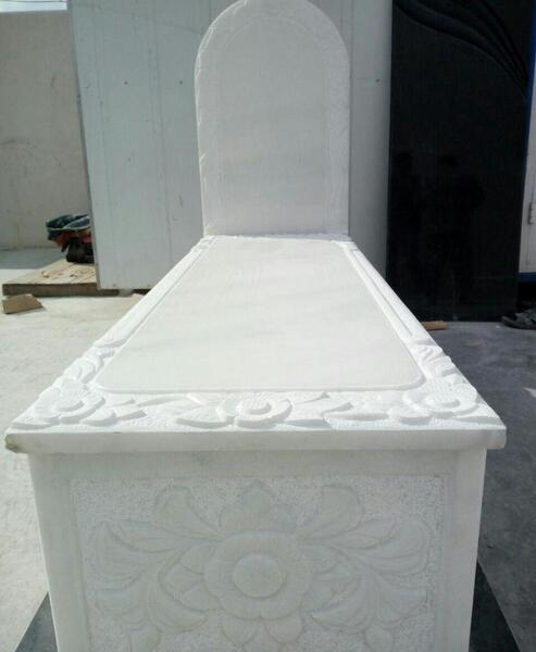 عکس سنگ قبر سفید خالی