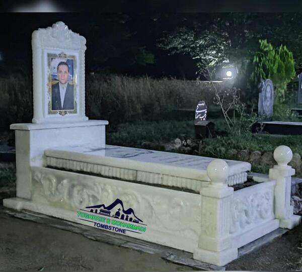 عکس سنگ قبر محمود کاکاوند