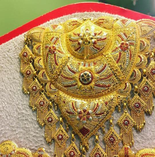 عکس سنجاق طلا بزرگ