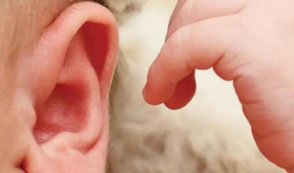 عکس داخل گوش عفونت کرده