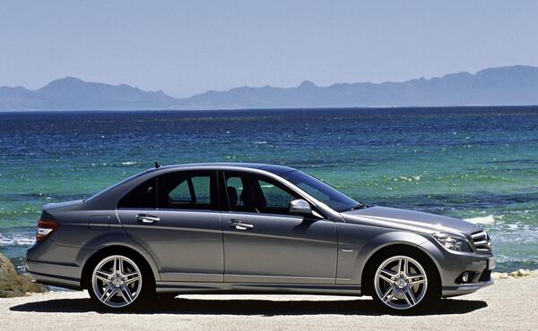 عکس داخل ماشین بنز c200