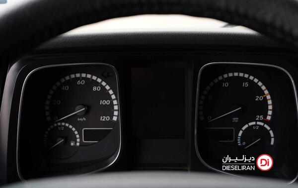 عکس از داخل کامیون بنز