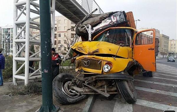 عکس از داخل کامیون بنز