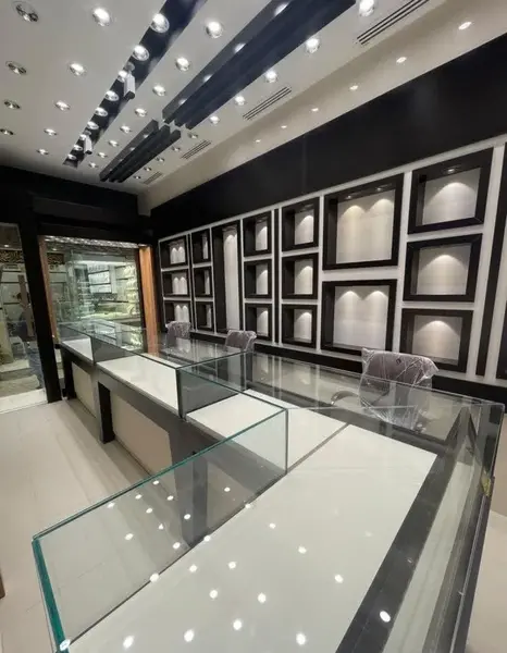 عکس از داخل طلا فروشی