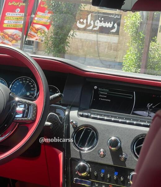 عکس از داخل رولز رویس