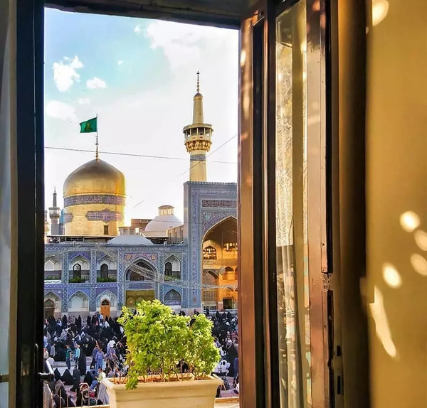 عکس حرم امام رضا از داخل ماشین