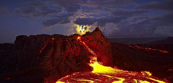 عکس از داخل آتشفشان