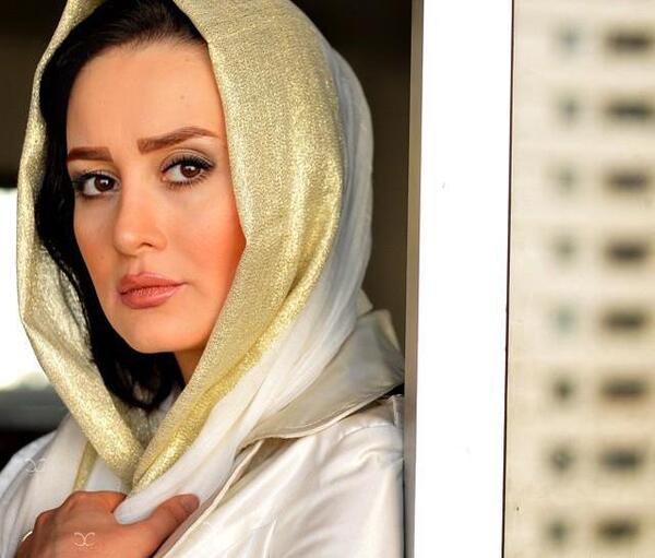 عکس های جدید گلناز لبخنده