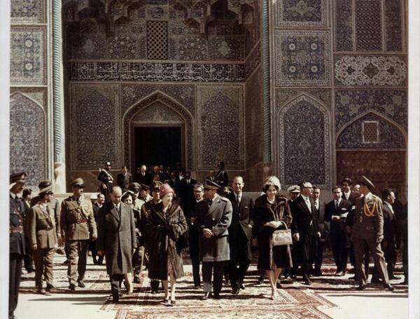 عکس ملکه و شاهزاده