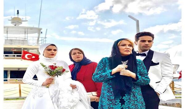 عکس افرا در ملکه گدایان