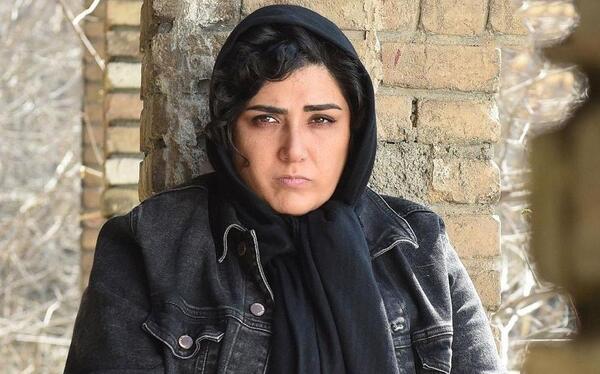 عکس افرا در ملکه گدایان