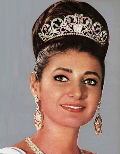 عکس پیری ملکه ثریا