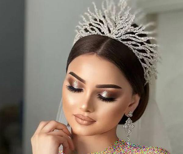 عکس عروس با تاج ملکه ای