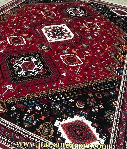 عکس فرش قدیمی قرمز