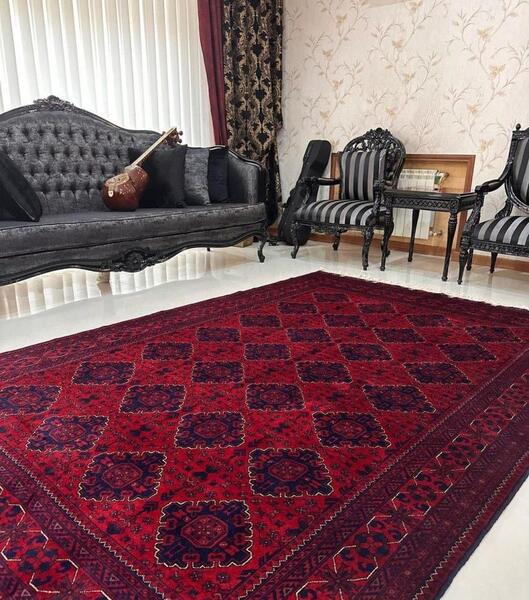 عکس فرش قدیمی قرمز