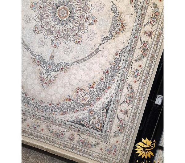 عکس فرش کرم طوسی