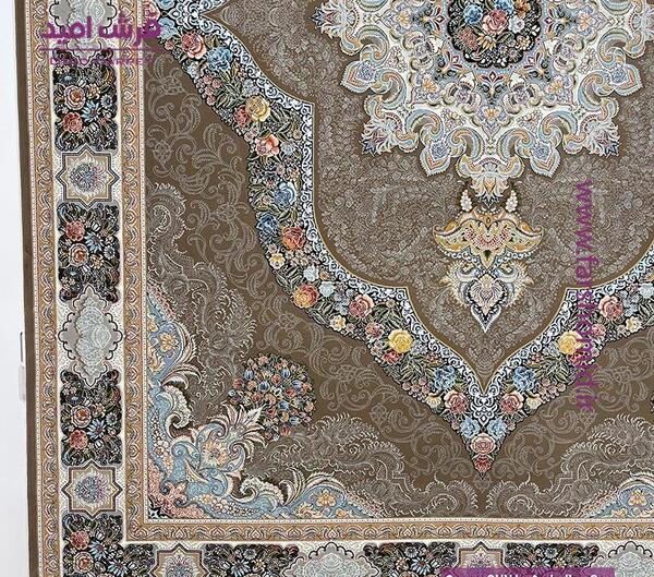 عکس فرش کرم شکلاتی