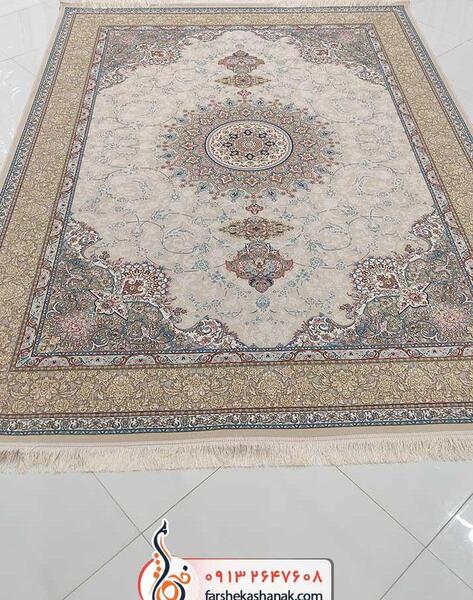 عکس فرش قیطران گل برجسته