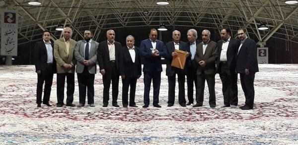 عکس عظیم زاده تاجر فرش