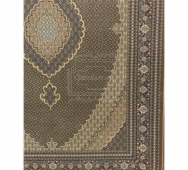 عکس فرش ریز ماهی گردویی
