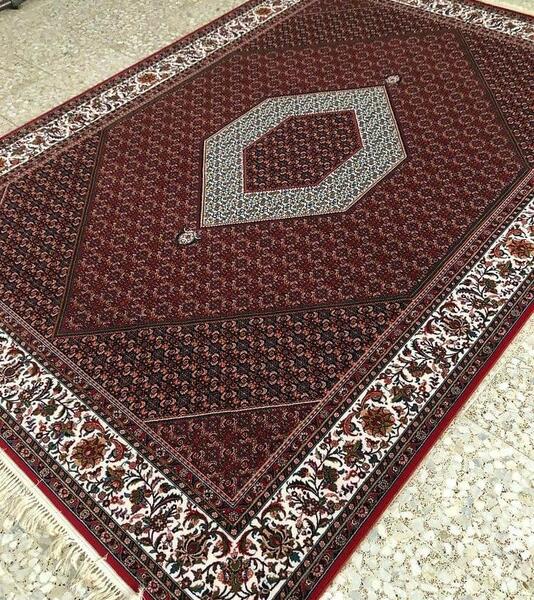 عکس فرش ریز ماهی گردویی