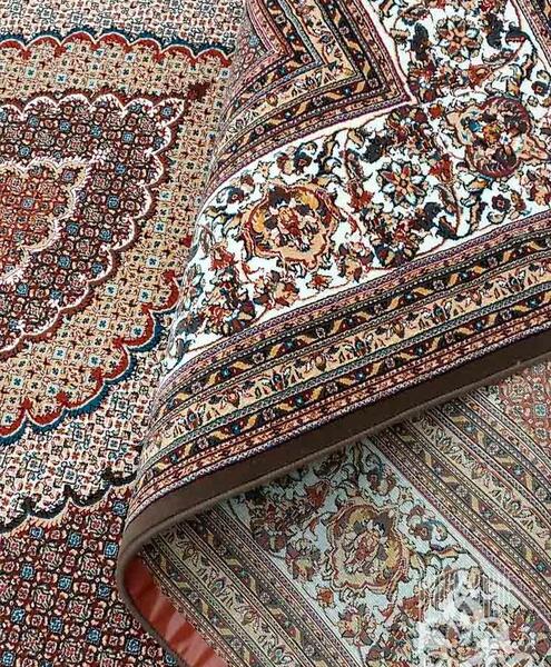 عکس فرش ریز ماهی گردویی
