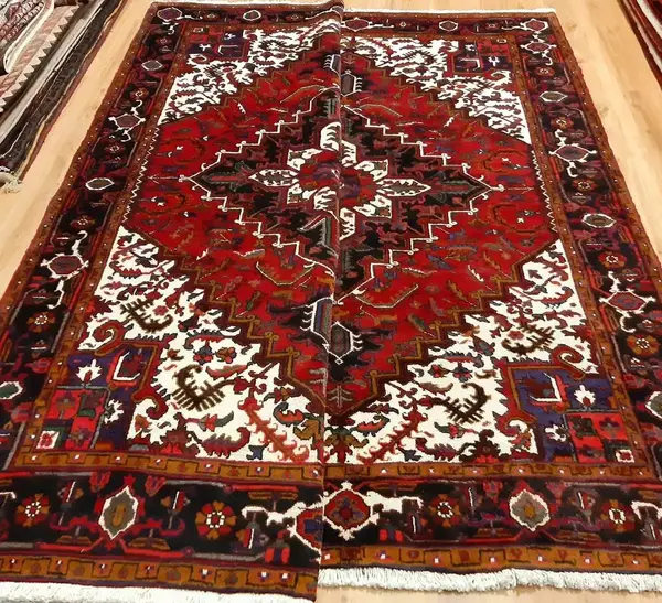 عکس فرش دستباف مهربان