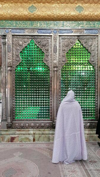 عکس دختر چادری در حرم امام حسین