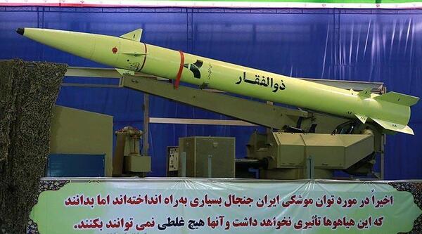 عکس شهید طهرانی مقدم با موشک