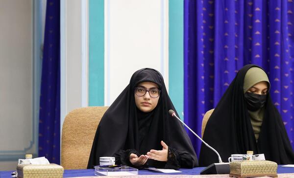 عکس دختران شهید رئیس جمهور