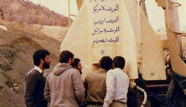 عکس شهید تهرانی مقدم با موشک