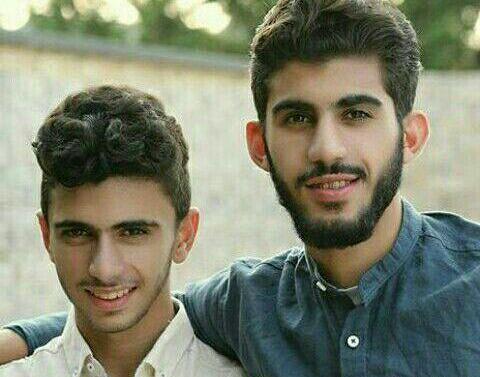 عکس شهید احمد مشلب و خواهرش