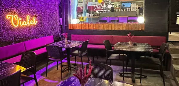 عکس کافه ویولت همدان