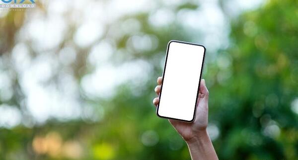 عکس گوشی موبایل در دست