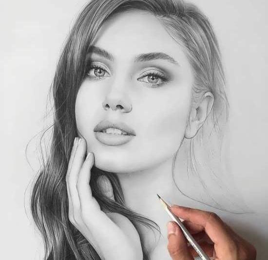 عکس زن نقاشی شده