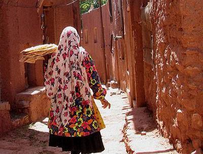 عکس زن های لباس محلی